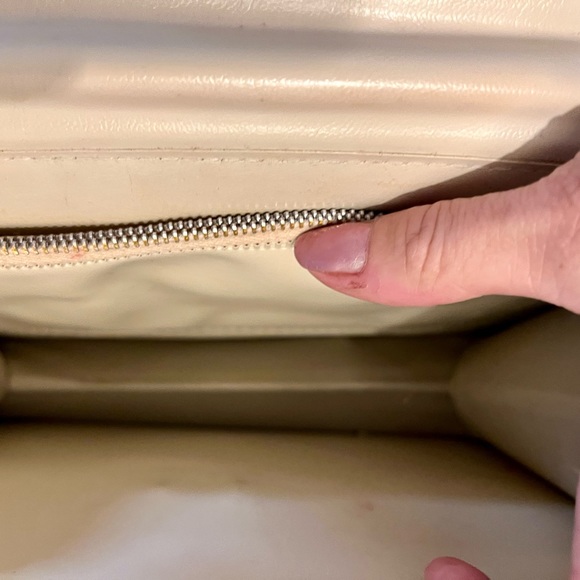 Vintage 1950’s Champagne Gold Leather Handbag in Perfect Condition! - Picture 6 of 8